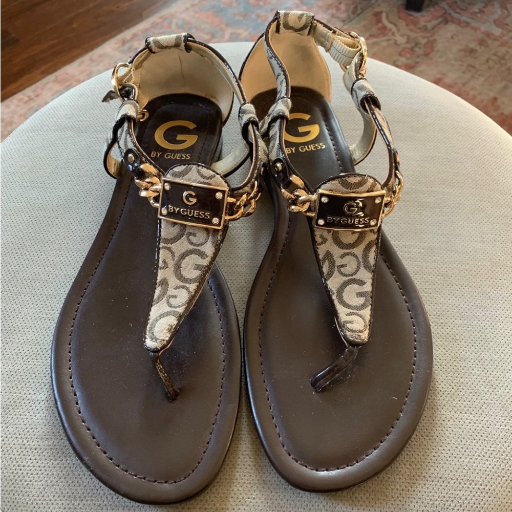 Guess signature sandals size 7 1/2